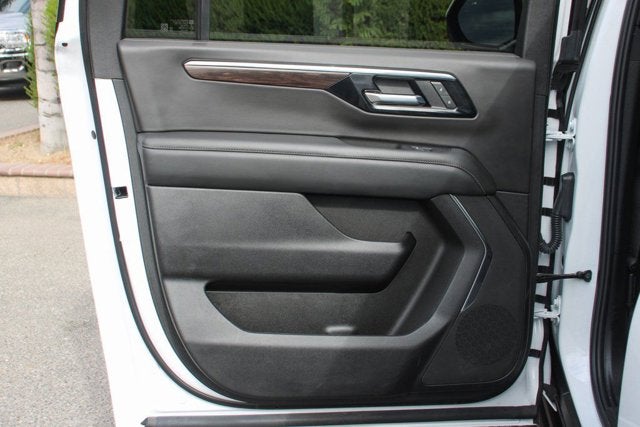 2025 Chevrolet Suburban LS