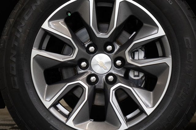 2024 Chevrolet Suburban LS