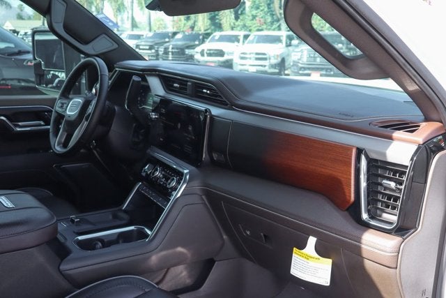 2025 GMC Sierra 2500HD Denali