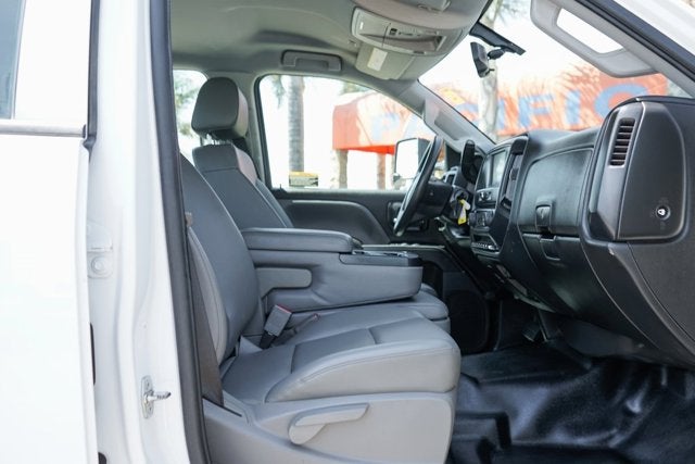 2022 Chevrolet Silverado 5500HD Work Truck