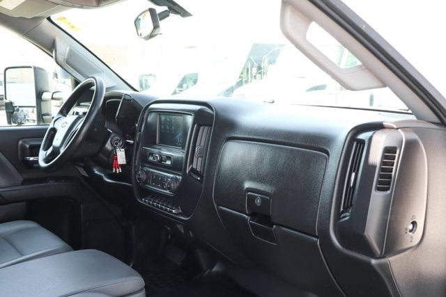 2021 Chevrolet Silverado 6500HD 1LT