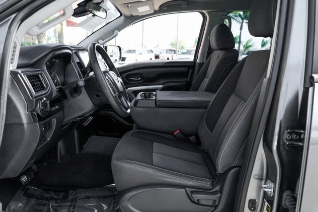 2022 Nissan Titan SV