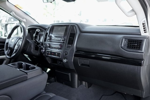 2022 Nissan Titan SV