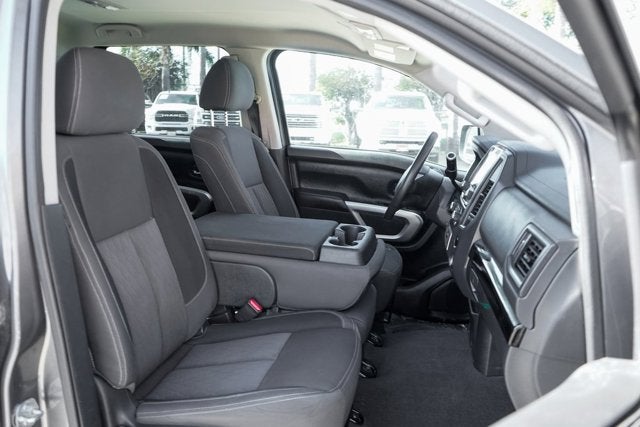 2022 Nissan Titan SV