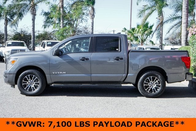 2022 Nissan Titan SV