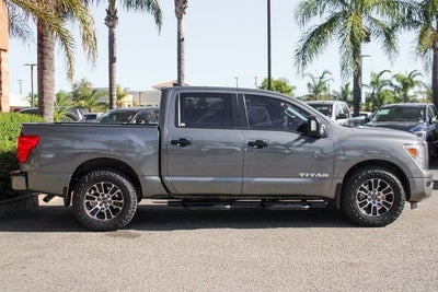2023 Nissan Titan SV