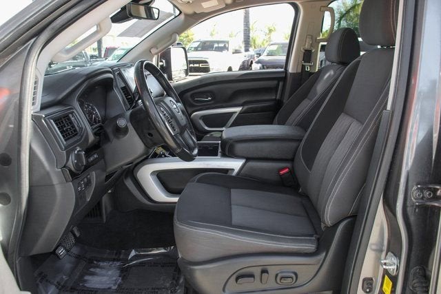 2023 Nissan Titan SV