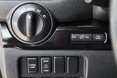 2023 Nissan Titan SV