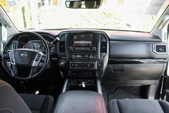 2023 Nissan Titan SV