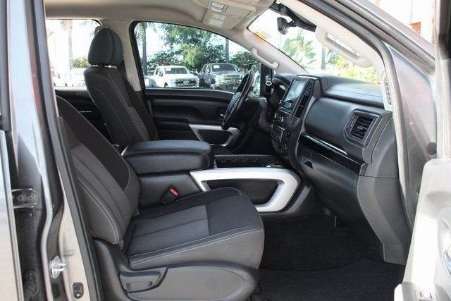 2023 Nissan Titan SV