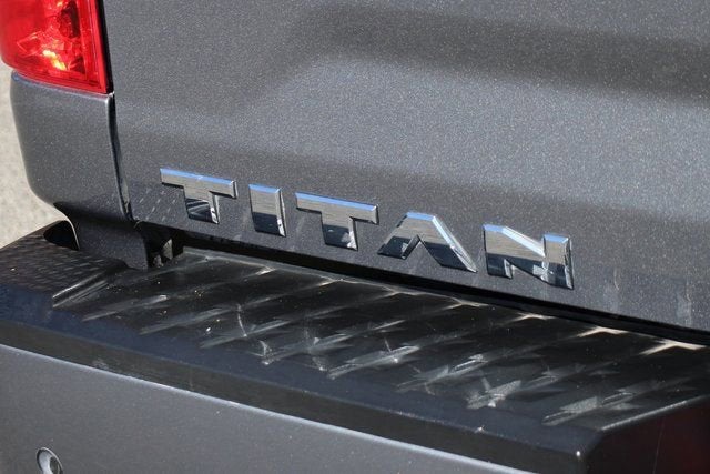 2023 Nissan Titan SV
