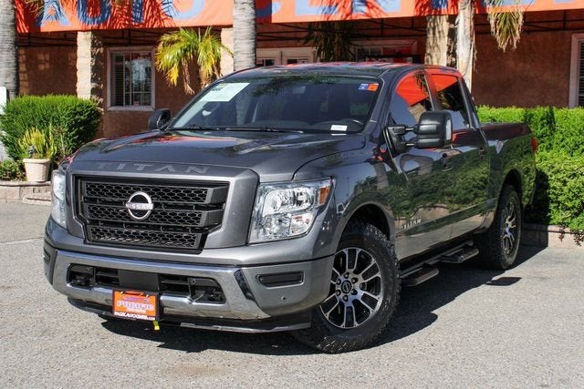 2023 Nissan Titan SV