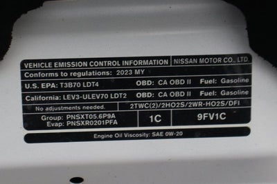 2023 Nissan Titan SV