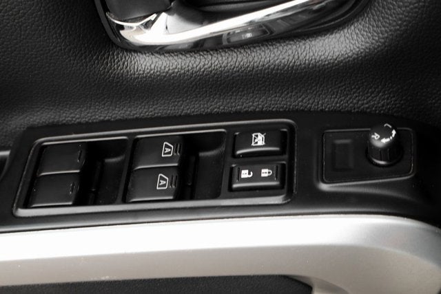 2023 Nissan Titan SV