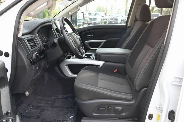 2023 Nissan Titan SV