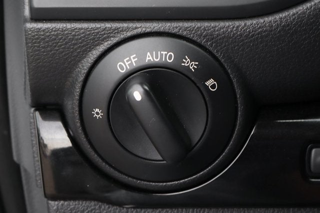 2023 Nissan Titan SV