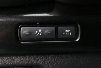 2023 Nissan Titan SV