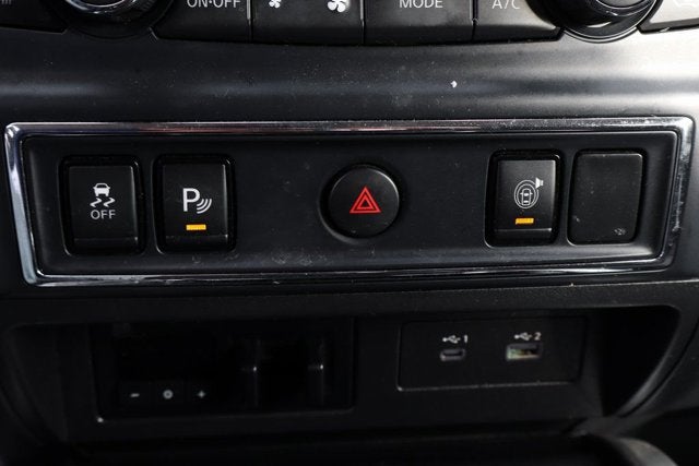 2023 Nissan Titan SV