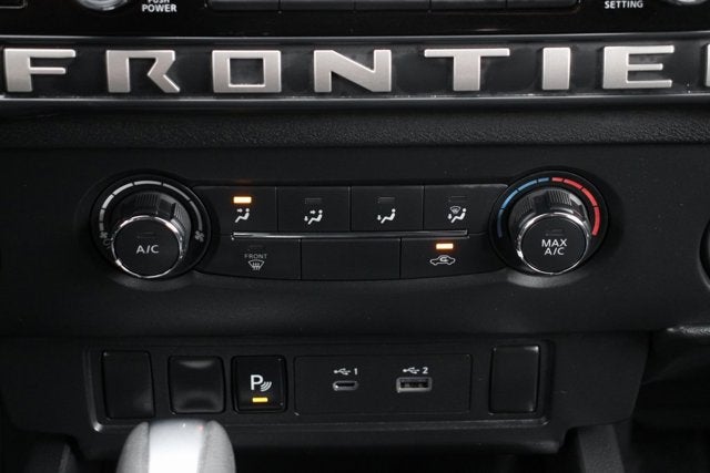 2025 Nissan Frontier SV