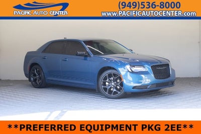 2022 Chrysler 300 Touring