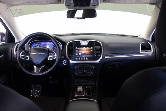 2022 Chrysler 300 Touring