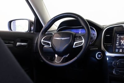 2022 Chrysler 300 Touring