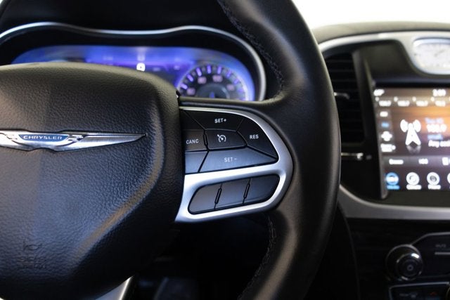 2022 Chrysler 300 Touring