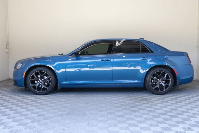2022 Chrysler 300 Touring