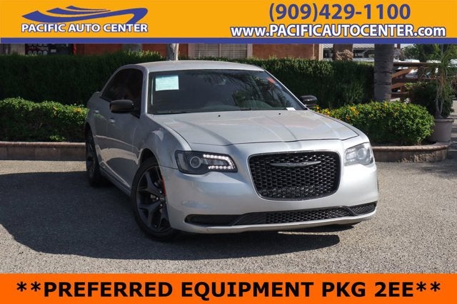 2023 Chrysler 300 Touring