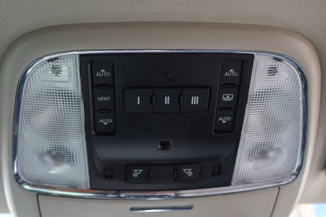2023 Chrysler 300 Touring