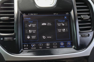 2023 Chrysler 300 Touring