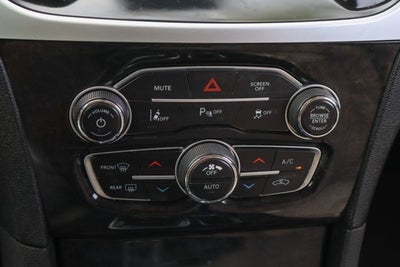 2023 Chrysler 300 Touring