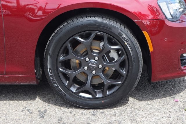 2023 Chrysler 300 Touring