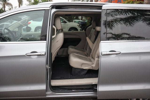 2021 Chrysler Pacifica Touring L