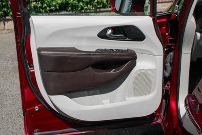 2021 Chrysler Pacifica Touring