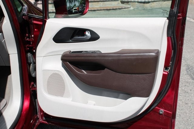 2021 Chrysler Pacifica Touring