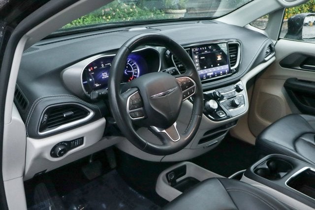 2023 Chrysler Pacifica Hybrid Touring L
