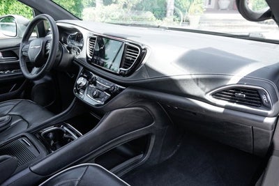 2022 Chrysler Pacifica Hybrid Limited
