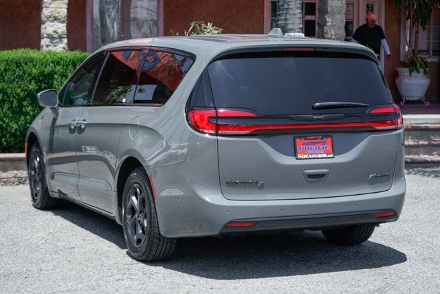 2022 Chrysler Pacifica Hybrid Limited