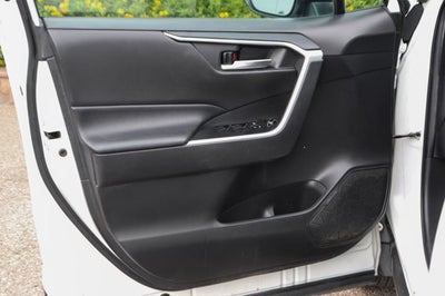 2020 Toyota RAV4 Hybrid XLE