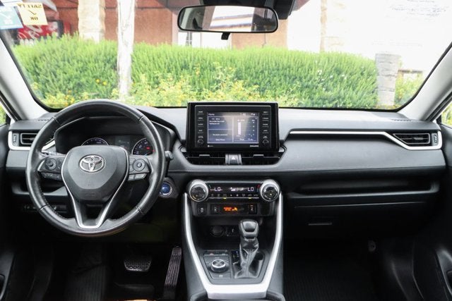 2020 Toyota RAV4 Hybrid XLE