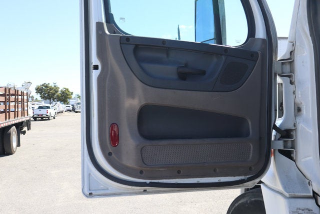 2015 Freightliner Cascadia 125