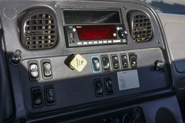 2015 Freightliner M2 106