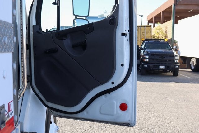 2014 Freightliner M2 106 MD