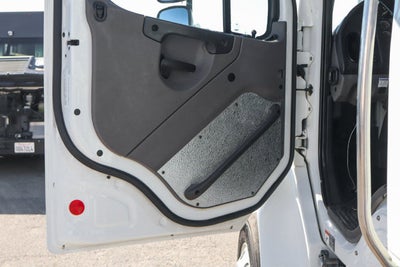 2021 Freightliner M2 106 MD