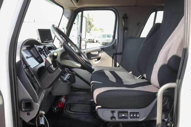 2021 Freightliner M2 106 MD