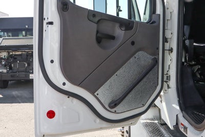 2021 Freightliner M2 106 MD