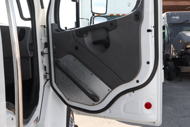 2021 Freightliner M2 106 MD