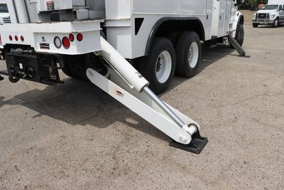 2017 Freightliner M2 106