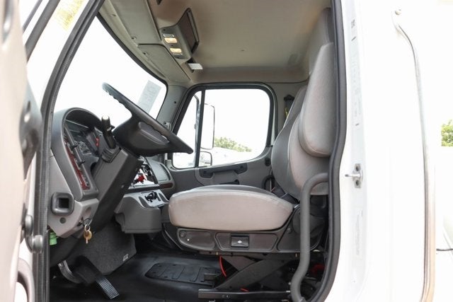 2017 Freightliner M2 106